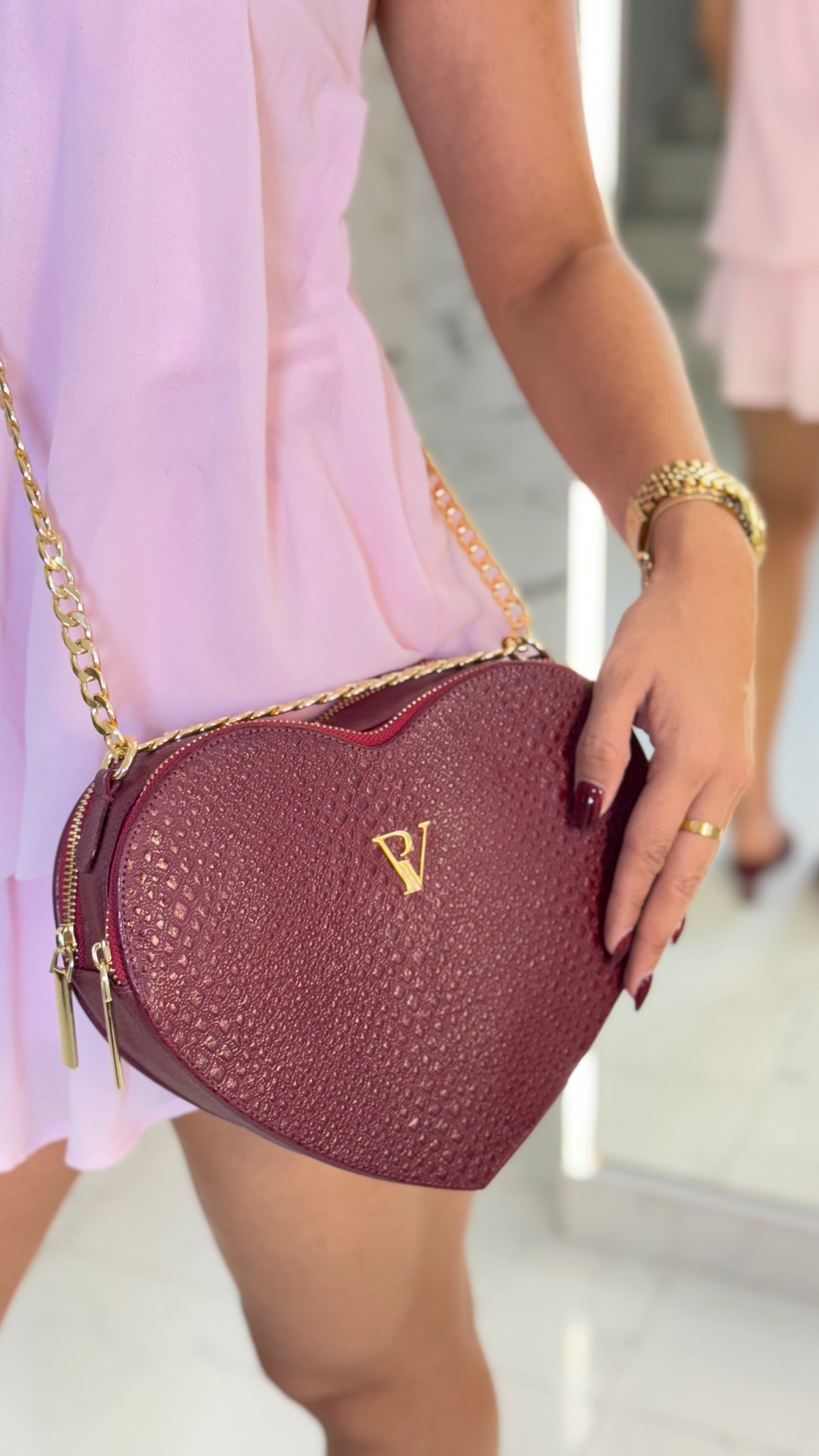 Bolso Corazón Vino en Cuero