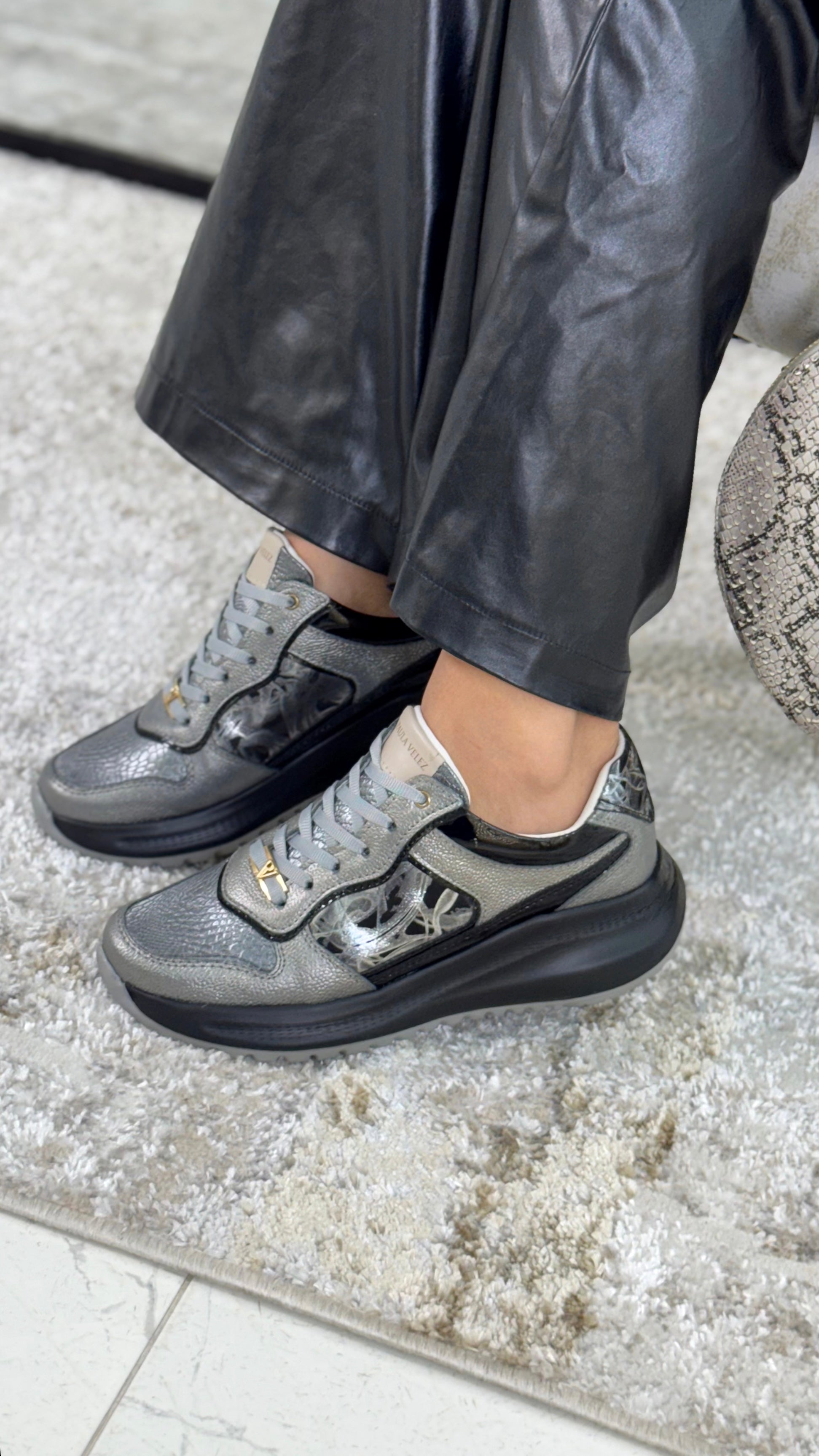 Tenis Romeo caño fusil en cuero