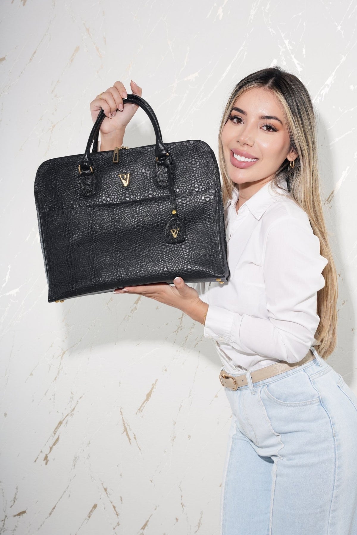 Bolso Ejecutivo en Cuero Negro - PAULA VELEZ