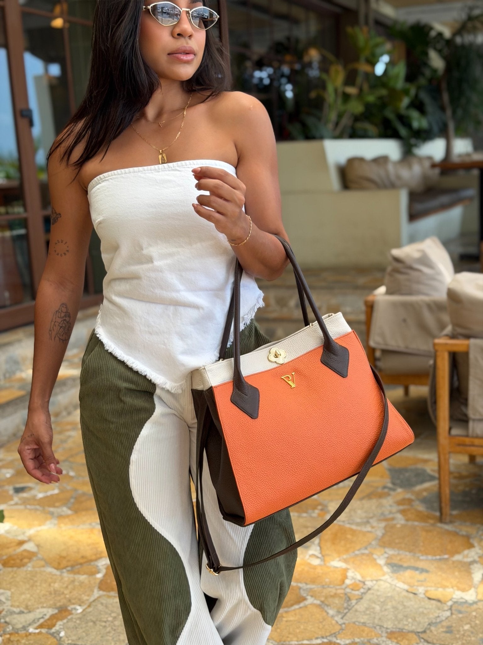 bolso en cuero flora naranja - PAULA VELEZ