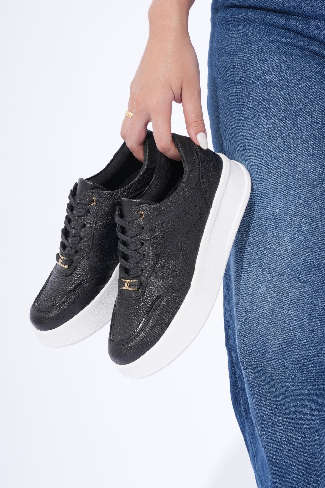 Kendall Negro Tenis en Cuero - PAULA VELEZ