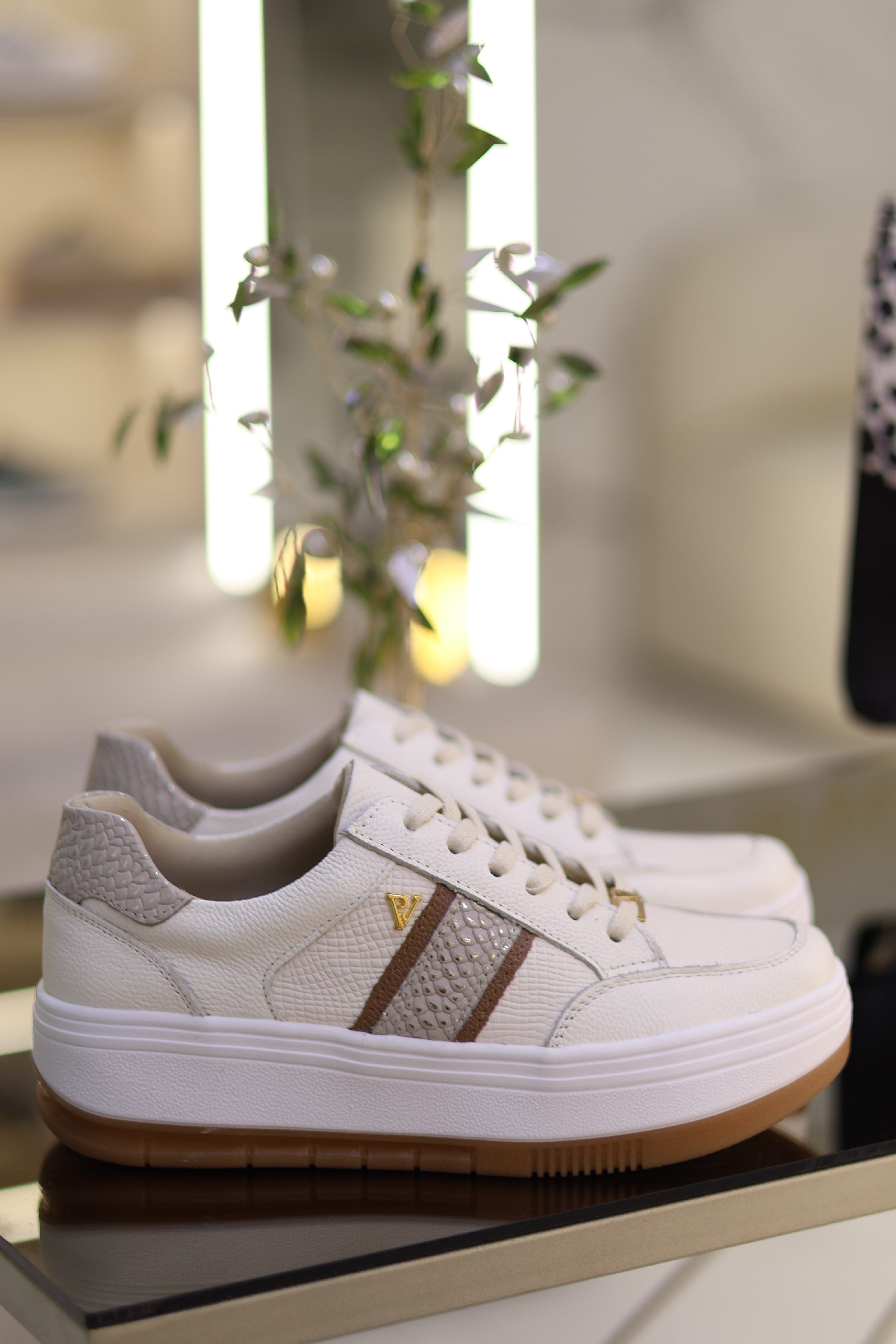 Tenis Aspen Talco x Miel en cuero