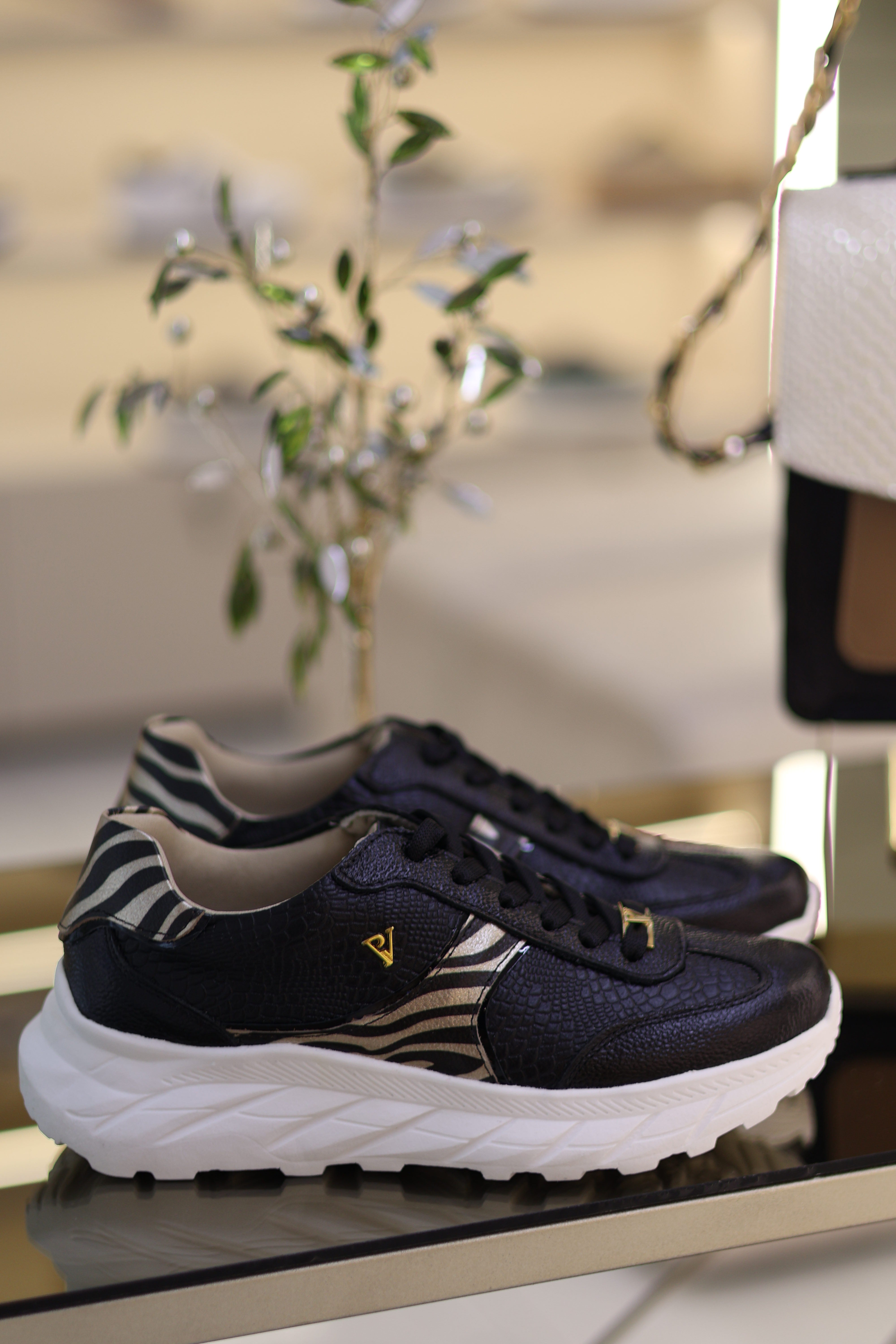 Tenis Milan cuero Negro x Folia animal print