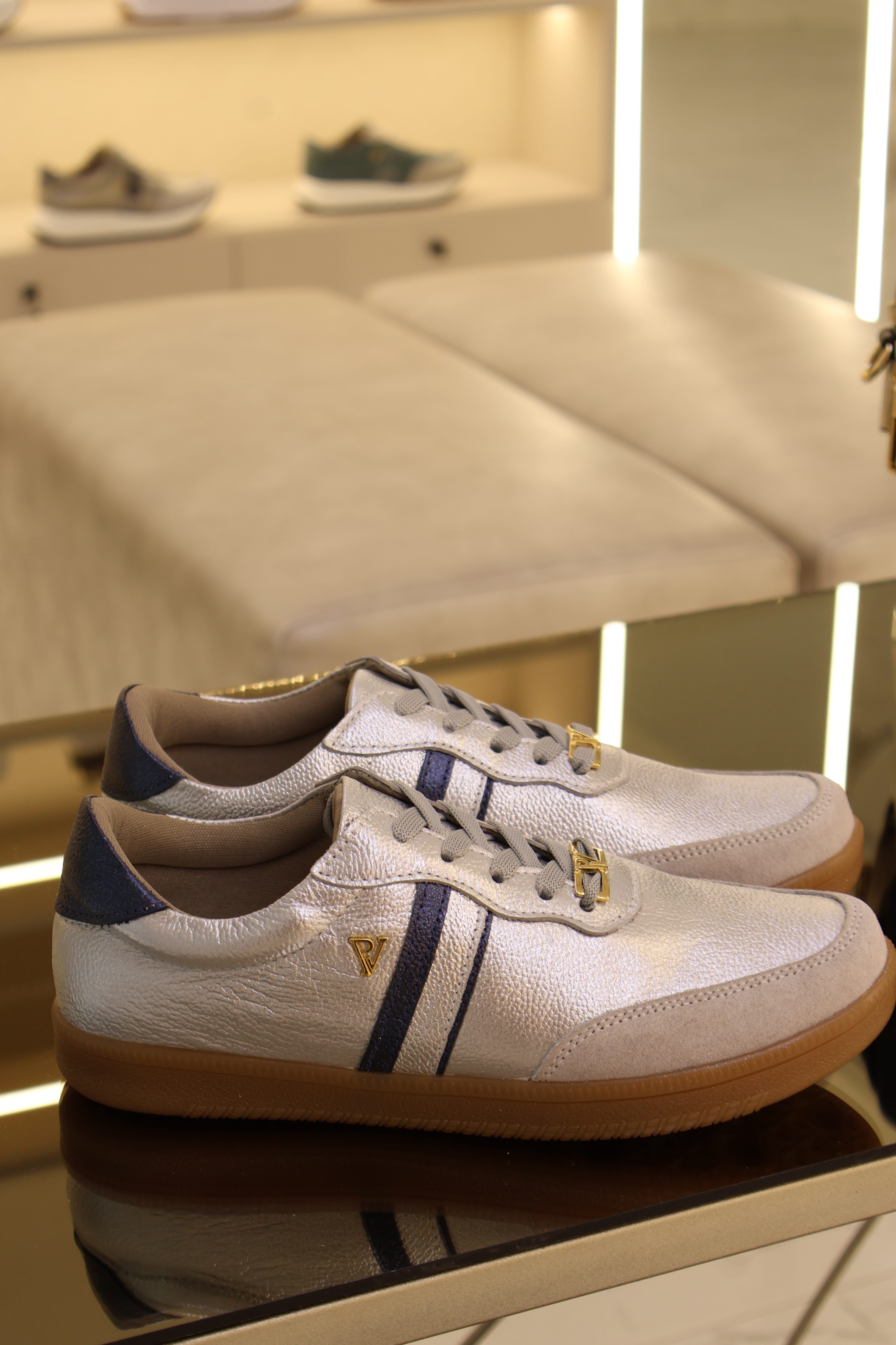 Tenis Megan Plata x azul en cuero