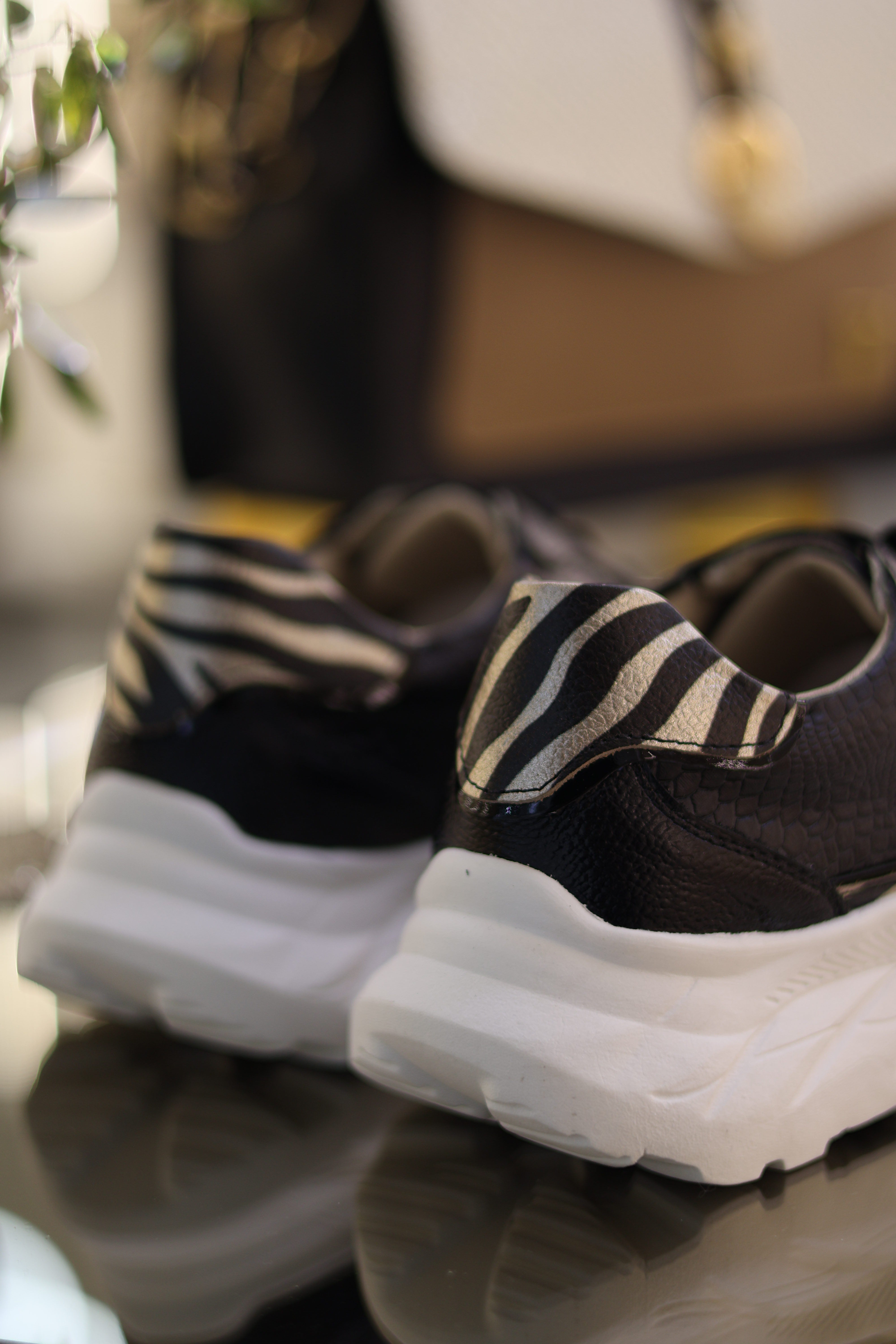Tenis Milan cuero Negro x Folia animal print