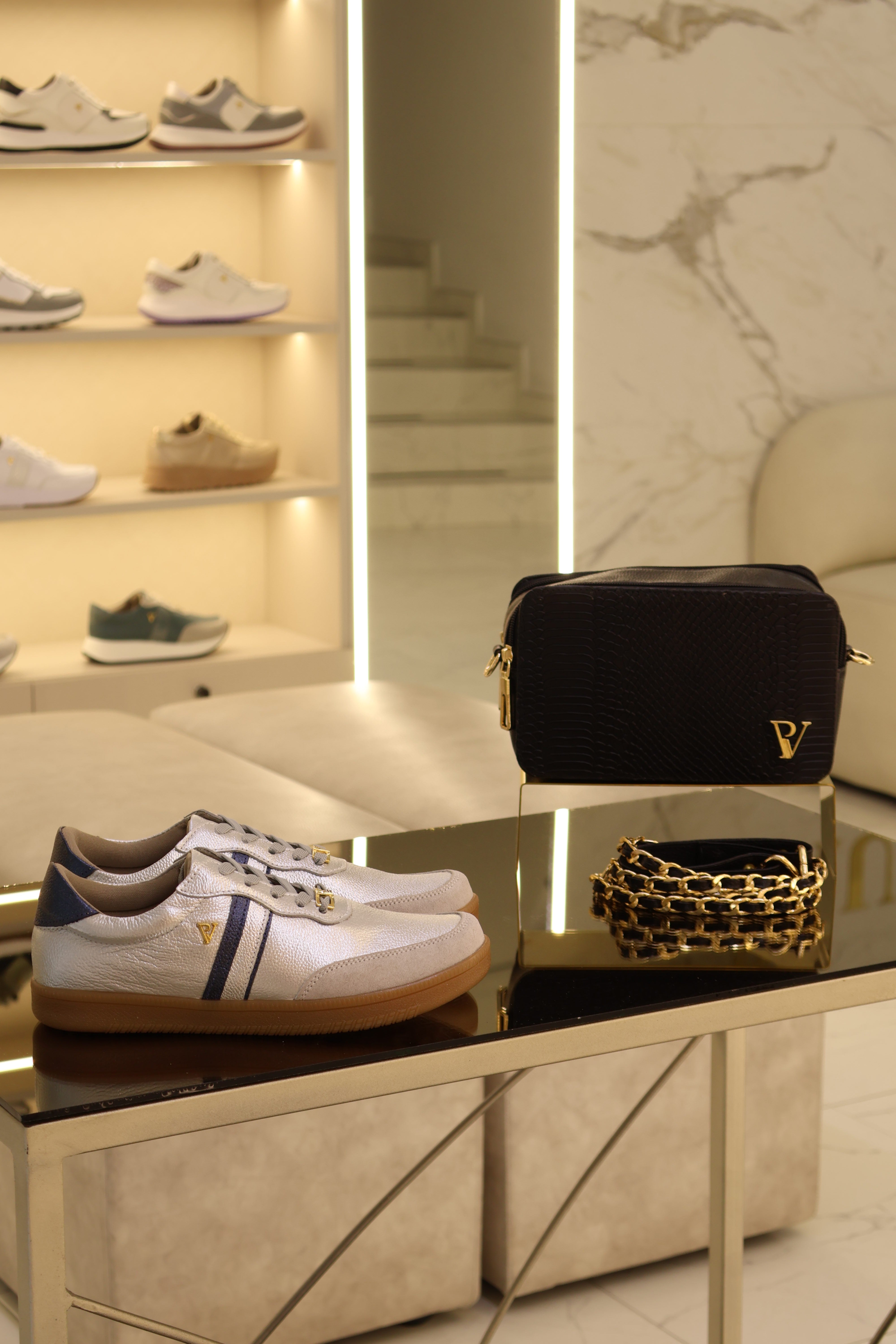Tenis Megan Plata x azul en cuero