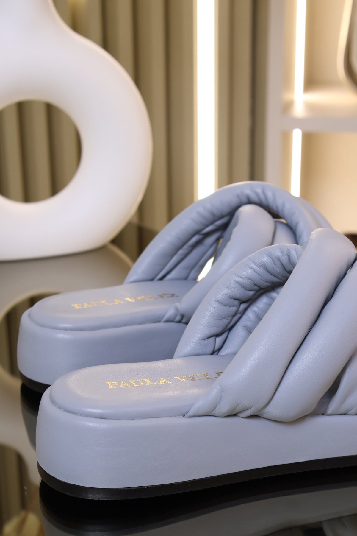 Sandalias en cuero baby blue para mujer - Paula Vélez - PAULA VELEZ