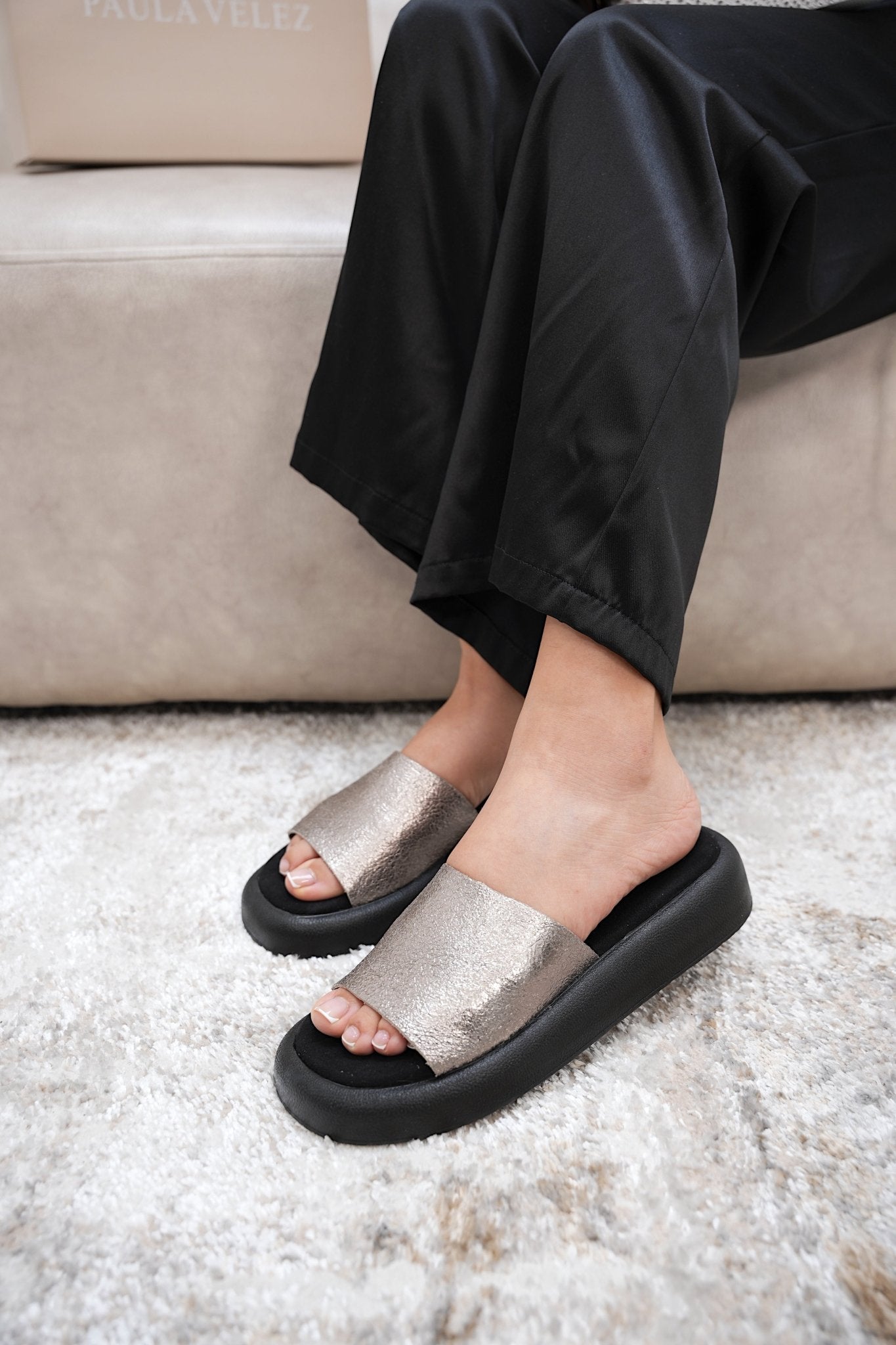 Sandalias en cuero plateado para mujer - Paula Vélez - PAULA VELEZ