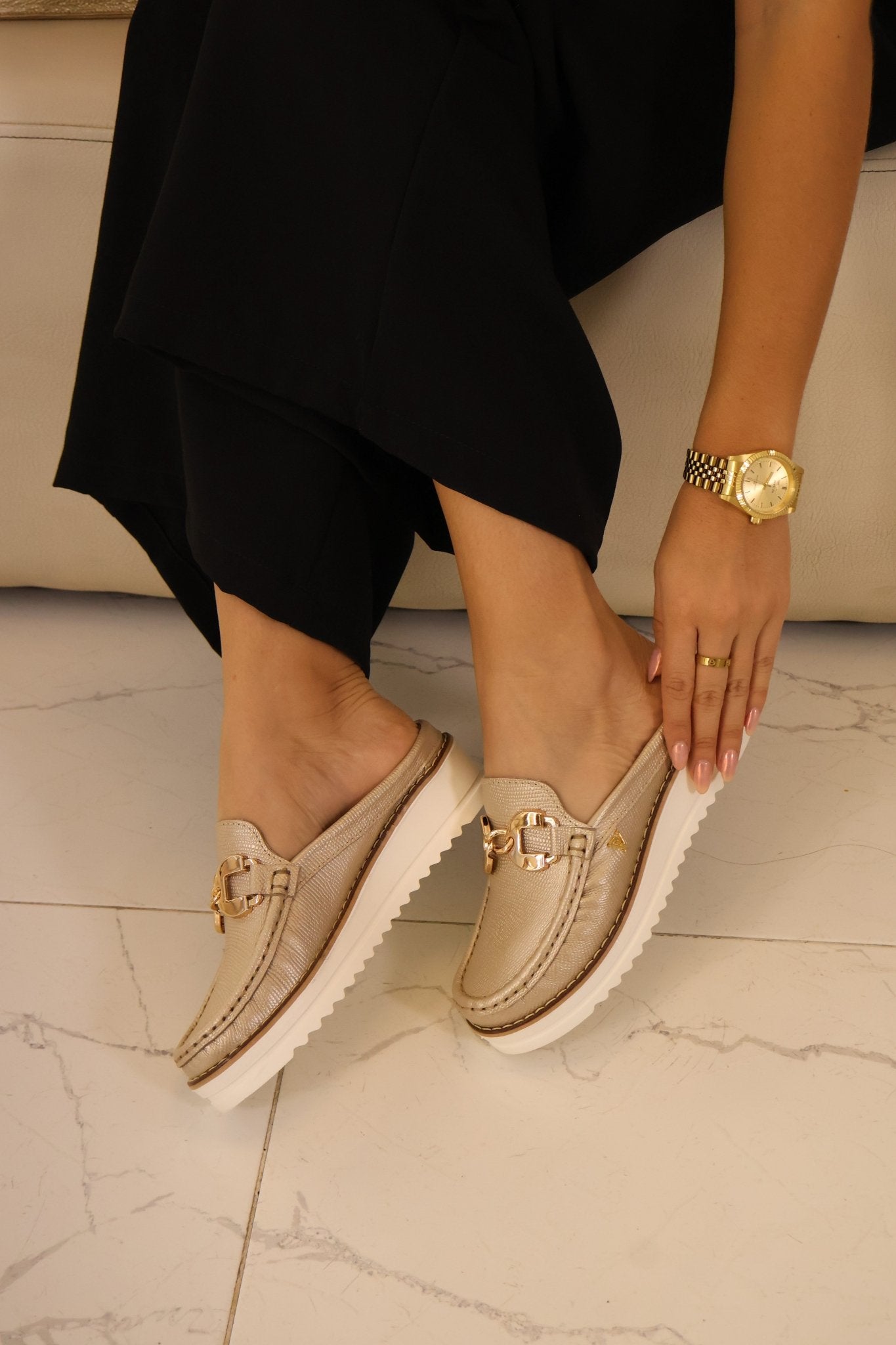 Sueco Cleo Soft Gold Oro - PAULA VELEZ
