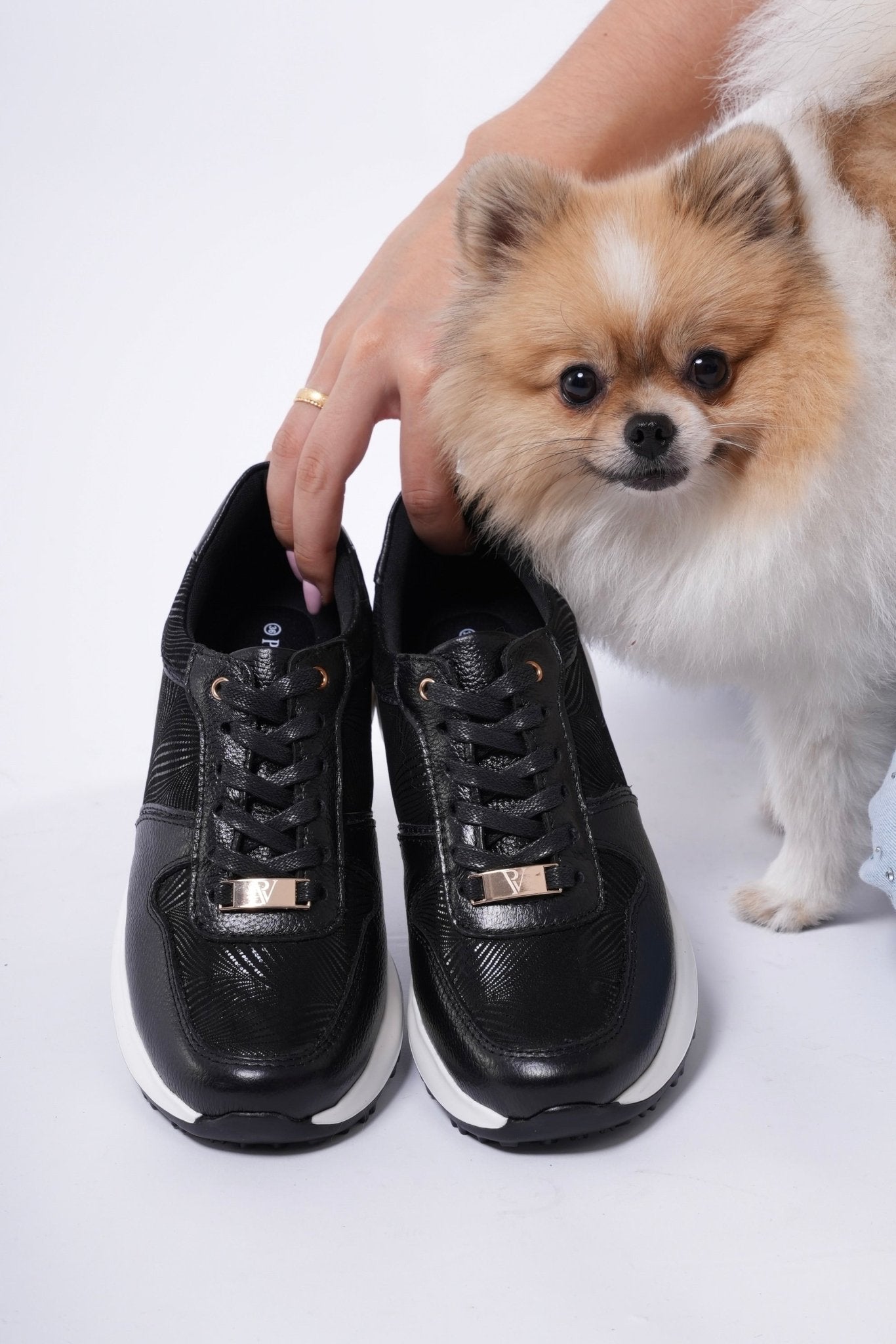 Tenis Chanel Negro Densa en Cuero - PAULA VELEZ