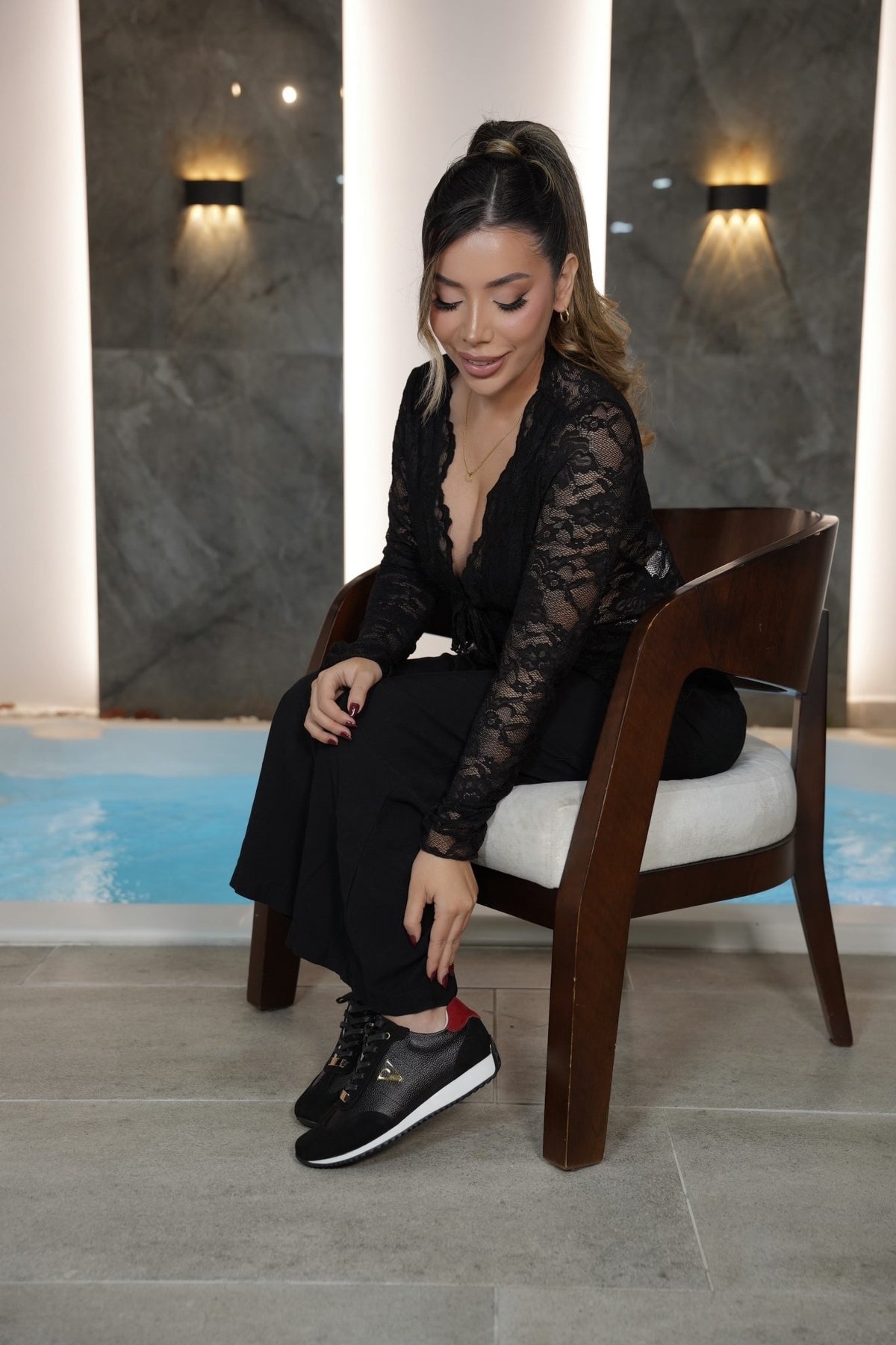 Tenis Milán Negro Rojo tom en cuero - PAULA VELEZ