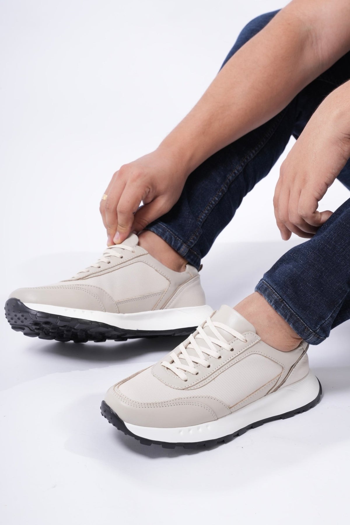 Tenis Origen avena navy en cuero para hombre - PAULA VELEZ